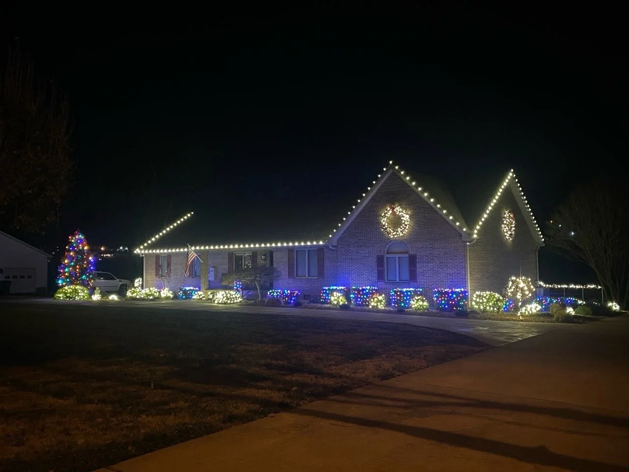 Tennessee Christmas Light Installers project 1